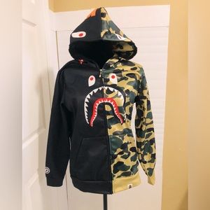 Teen  hoodie jacket size M Camo/Black